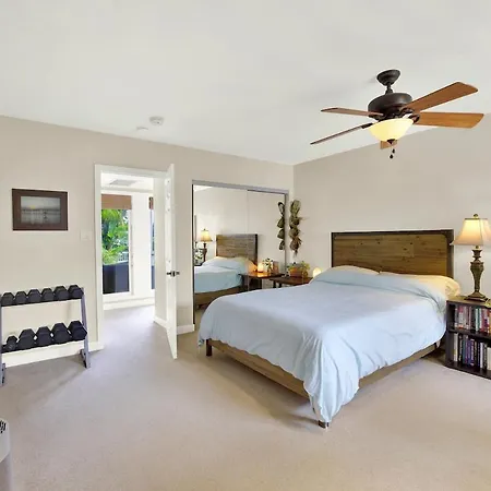 Oceanview Oasis With Roofdeck Hot Tub Holiday home *