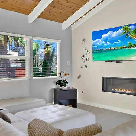 Oceanview Oasis With Roofdeck Hot Tub Holiday home *