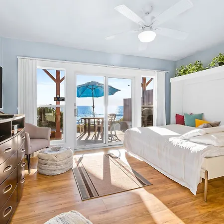 3009 Ocean St E Beautiful Beachfront W/ Ocean Views, Private Patio, Grill, & Free Wifi *