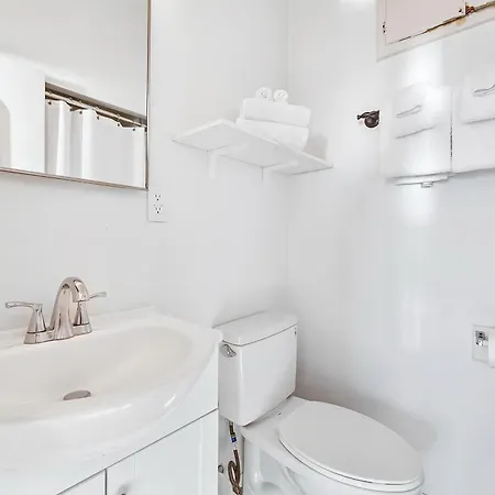 3009 Ocean St E Beautiful Beachfront W/ Ocean Views, Private Patio, Grill, & Free Wifi Apartment *