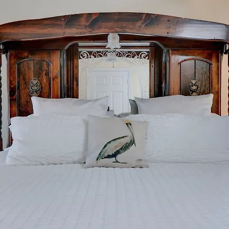 Pelican Cove