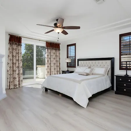 Spacious Luxury In Gated Community With Pool & Scenic Views Holiday home *