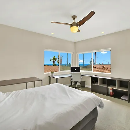 Oceanview Oasis With Roofdeck Hot Tub Holiday home *
