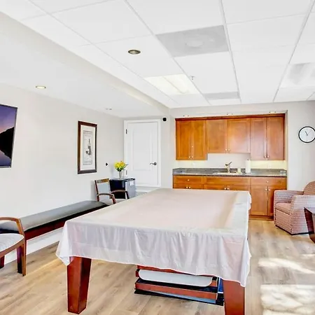 - Walk - Village - Pool - - Gym - Apartment *