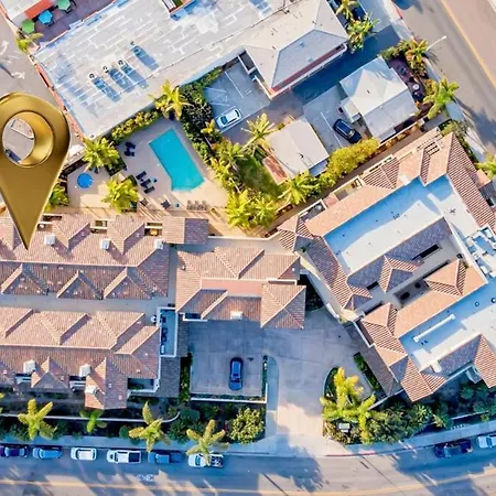 - Walk - Village - Pool - - Gym - Apartment *