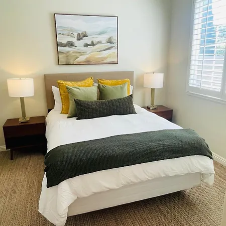 Newly Built Coastal Southern California Getaway Apartment
