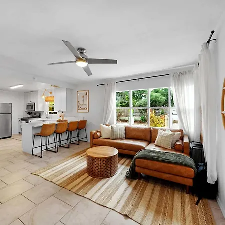Carlsbad Beach Bungalow *