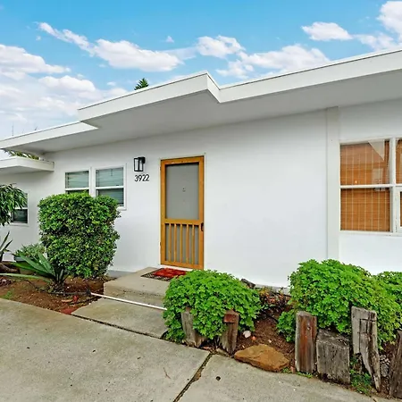 Carlsbad Beach Bungalow Holiday home
