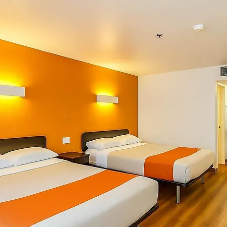 Hotel 6-carlsbad, Ca