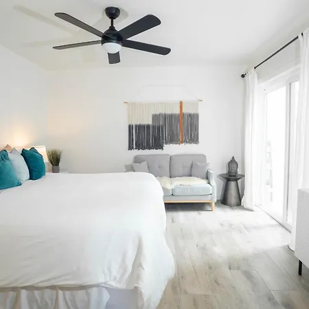Aparthotel Beachwalk 4*