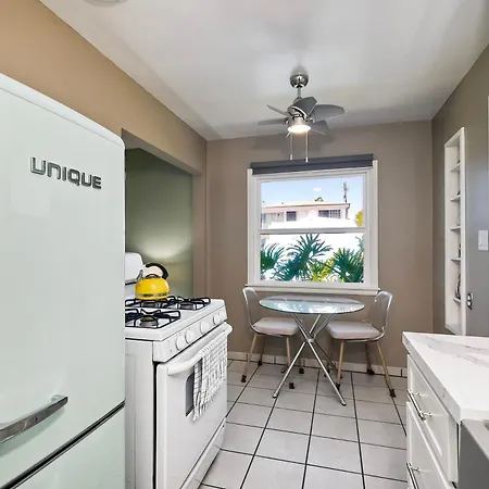Walk To - Ev Charger - Outdoor Dining - 2br Carlsbad