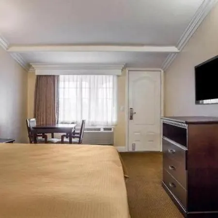 Rodeway Hotel