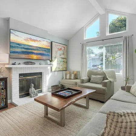 Coastal — Private Patio + Gated Pool & In Minutes To The Beach! Holiday home Carlsbad