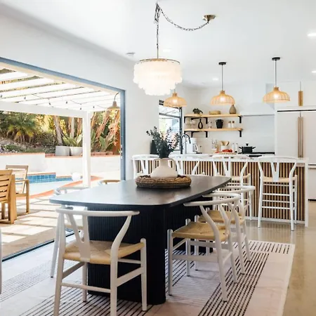 Palm Grove Luxe King, Wet & Chefs Kitchen