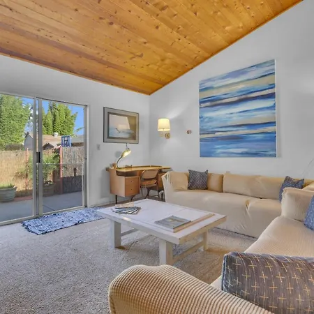 Holiday home 2 Blocks To Beach, Firepit, Sandbox, Bbq, Work Carlsbad