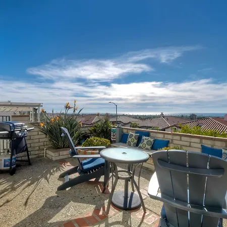Luxury Coastal Escape | Sleeps 4 | Ocean Views + Amenities Holiday home Carlsbad