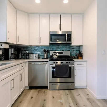 Staycation Family Great Indoor Outdoor Holiday home Carlsbad