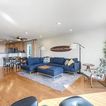 Luxury Coastal Escape | Sleeps 4 | Ocean Views + Amenities Carlsbad
