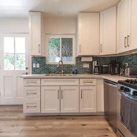 Staycation Family Great Indoor Outdoor Holiday home Carlsbad