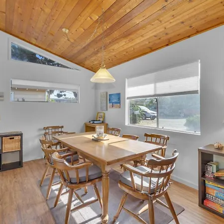 2 Blocks To Beach, Firepit, Sandbox, Bbq, Work