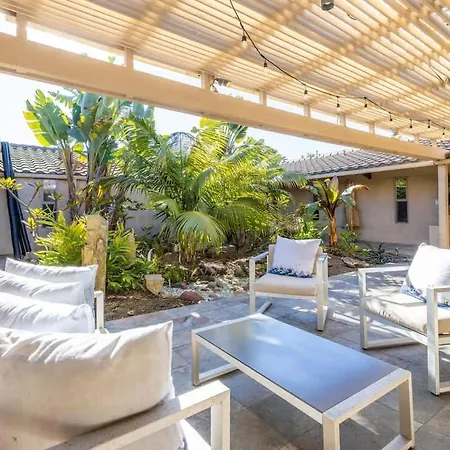 Zen - Large Pool Holiday home