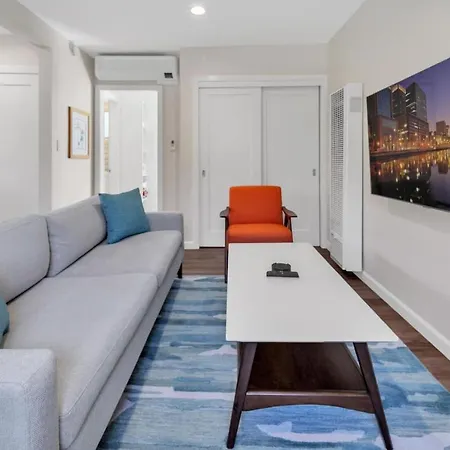 Holiday home Comfortable 2br Walk To Carlsbad