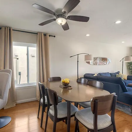 Holiday home Luxury Coastal Escape | Sleeps 4 | Ocean Views + Amenities *