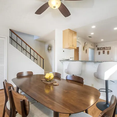 Holiday home Luxury Coastal Escape | Sleeps 4 | Ocean Views + Amenities