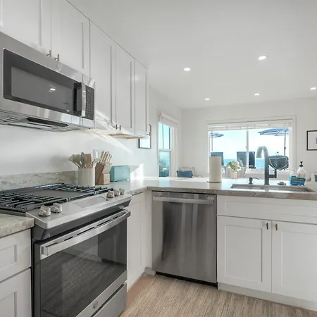 Modern Ocean-view Retreat W/ Firepit & Steps To Holiday home