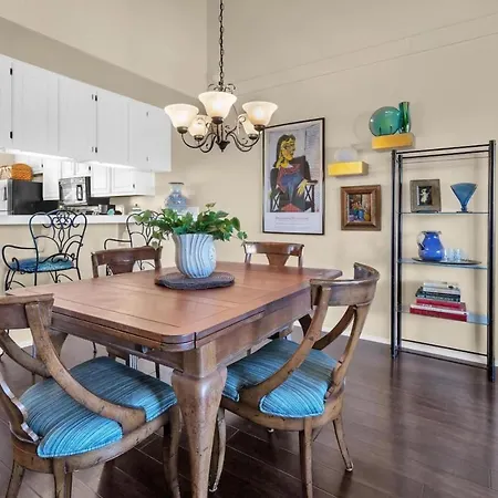 2br With Views Near Shops And Food, Fast Wifi Carlsbad