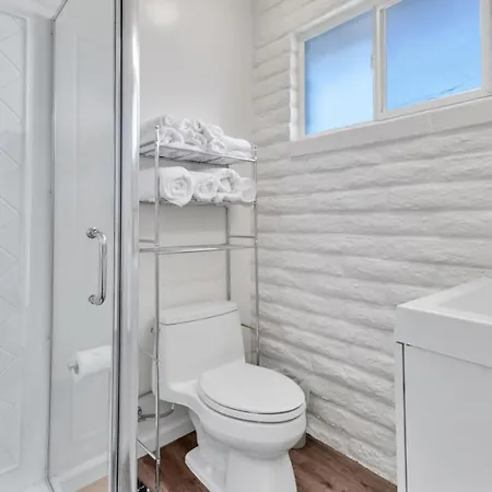 Holiday home Comfortable 2br Walk To *