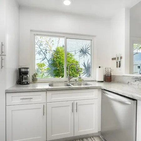 Coastal — Private Patio + Gated Pool & In Minutes To The Beach! * Carlsbad