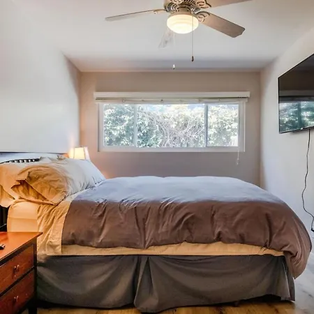 Staycation Family Great Indoor Outdoor Holiday home Carlsbad