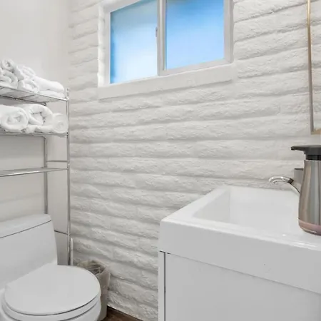 Comfortable 2br Walk To