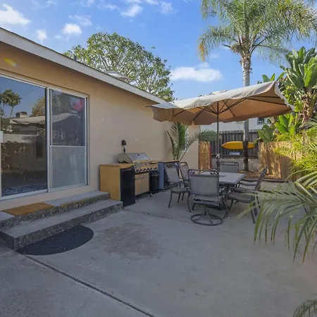 2 Blocks To Beach, Firepit, Sandbox, Bbq, Work Holiday home Carlsbad
