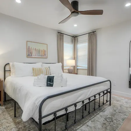 Holiday home Sycamore Haus Estate - Rent 3 Ocean-view Luxury Steps From State