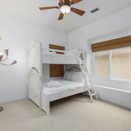 Ocean View 4 Bedroom Holiday home