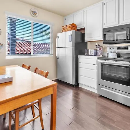 2br With Views Near Shops And Food, Fast Wifi