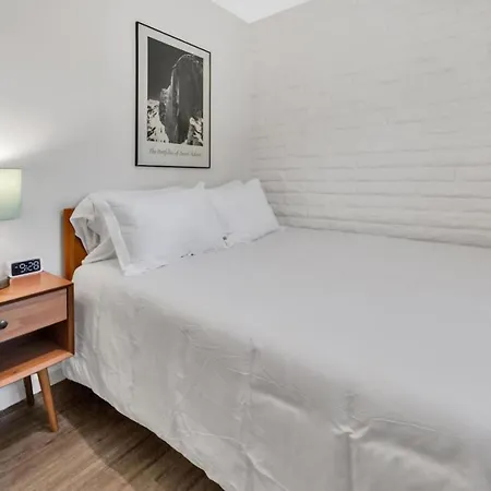 Comfortable 2br Walk To * Carlsbad