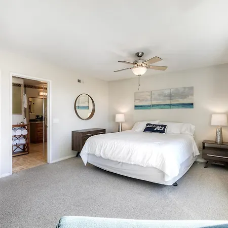 Luxury Coastal Escape | Sleeps 4 | Ocean Views + Amenities