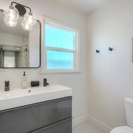 Sycamore Haus Estate - Rent 3 Ocean-view Luxury Steps From State