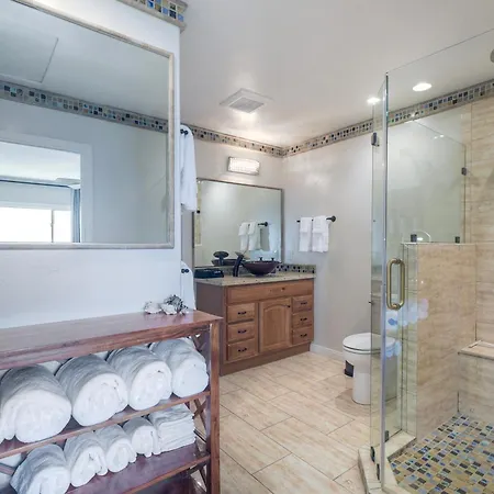 Luxury Coastal Escape | Sleeps 4 | Ocean Views + Amenities Carlsbad