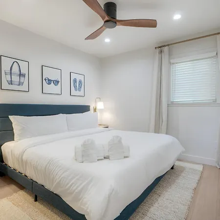 Modern Ocean-view Retreat W/ Firepit & Steps To Holiday home Carlsbad