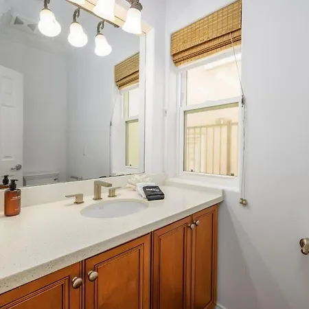 Ocean View 4 Bedroom * Carlsbad