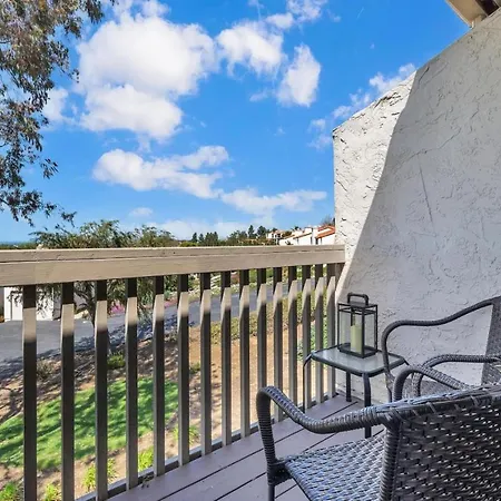 2br With Views Near Shops And Food, Fast Wifi Carlsbad