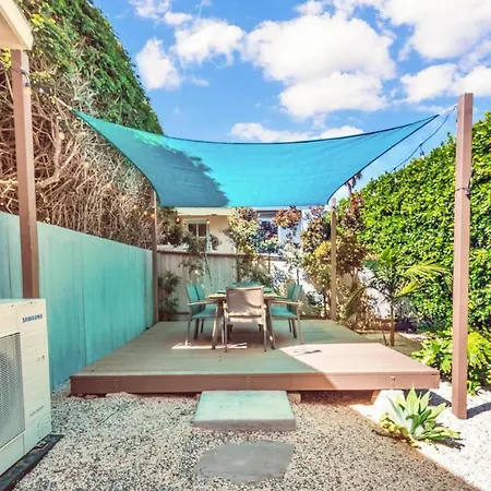 Comfortable 2br Walk To *