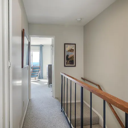 Holiday home Luxury Coastal Escape | Sleeps 4 | Ocean Views + Amenities *