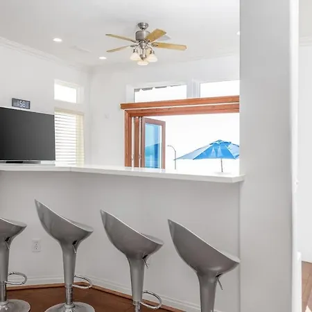 Ocean View 4 Bedroom Holiday home *