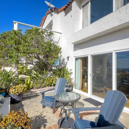 Luxury Coastal Escape | Sleeps 4 | Ocean Views + Amenities Carlsbad