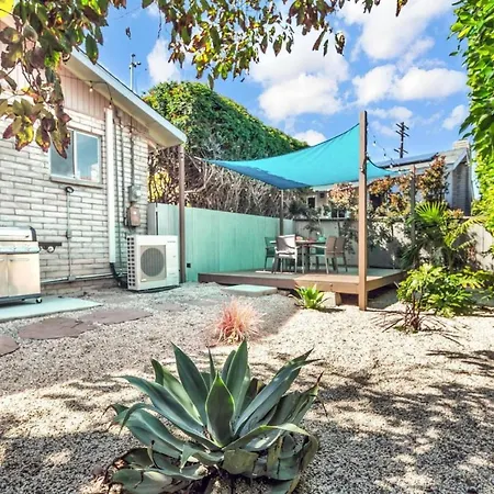 Comfortable 2br Walk To *